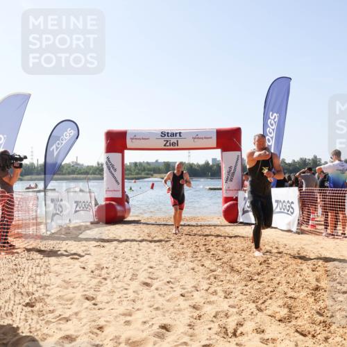 01.09.2024 - 17. Tribühne Triathlon Luisa Fischer http://msf.ph/oto/6895572 01.09.2024 11:15:37 Schwimmen 489, 511 meine-sportfotos.de