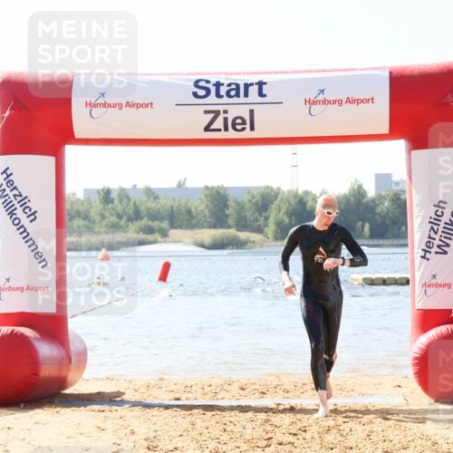 01.09.2024 - 17. Tribühne Triathlon Luisa Fischer http://msf.ph/oto/6895592 01.09.2024 11:16:22 Schwimmen 475 meine-sportfotos.de