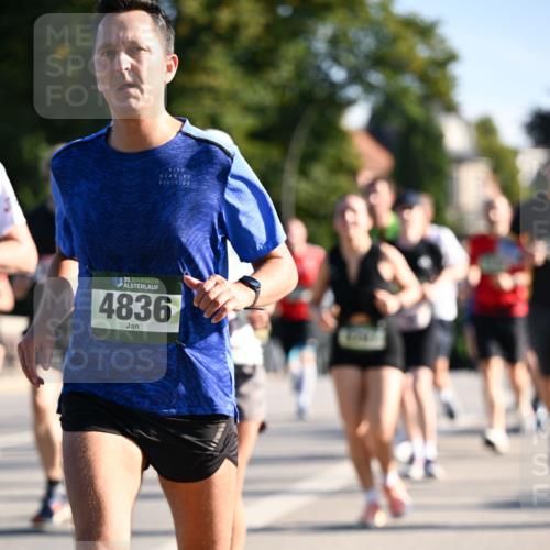 01.09.2024 - BARMER Alsterlauf Dr. Thomas Lammeyer http://msf.ph/oto/6895594 01.09.2024 09:33:10 Laufen 35, 4836 meine-sportfotos.de