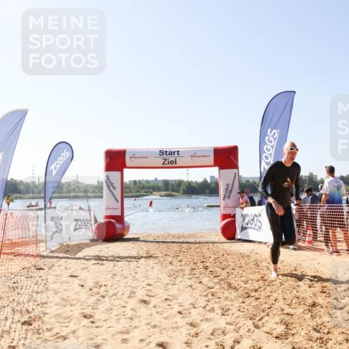 01.09.2024 - 17. Tribühne Triathlon Luisa Fischer http://msf.ph/oto/6895602 01.09.2024 11:16:25 Schwimmen 475 meine-sportfotos.de