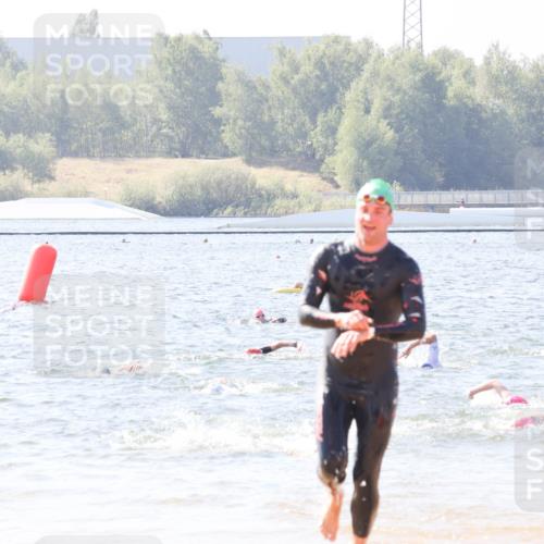 01.09.2024 - 17. Tribühne Triathlon Luisa Fischer http://msf.ph/oto/6895609 01.09.2024 11:16:54 Schwimmen 465, 486 meine-sportfotos.de