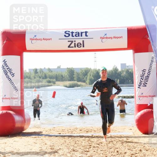 01.09.2024 - 17. Tribühne Triathlon Luisa Fischer http://msf.ph/oto/6895614 01.09.2024 11:16:57 Schwimmen 465, 486, 524 meine-sportfotos.de
