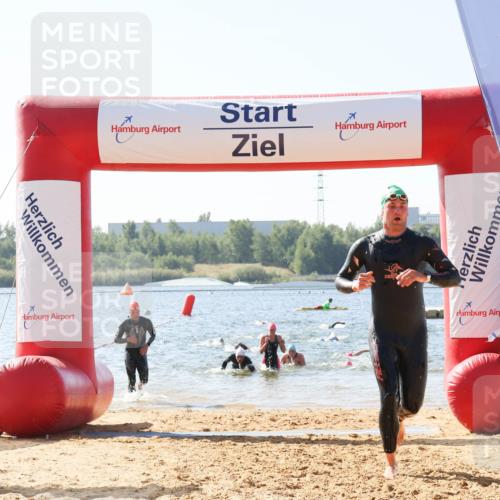 01.09.2024 - 17. Tribühne Triathlon Luisa Fischer http://msf.ph/oto/6895617 01.09.2024 11:16:57 Schwimmen 465, 486, 524 meine-sportfotos.de