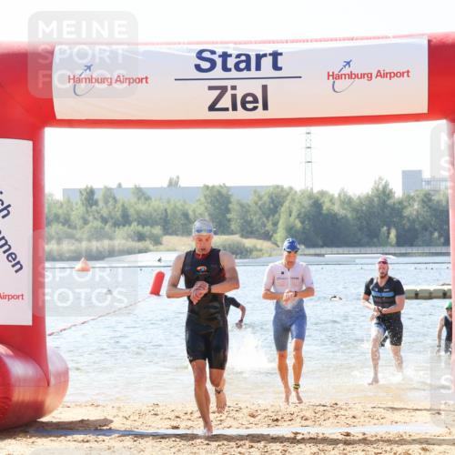 01.09.2024 - 17. Tribühne Triathlon Luisa Fischer http://msf.ph/oto/6895696 01.09.2024 11:17:20 Schwimmen 470, 474, 478, 498, 513, 525 meine-sportfotos.de