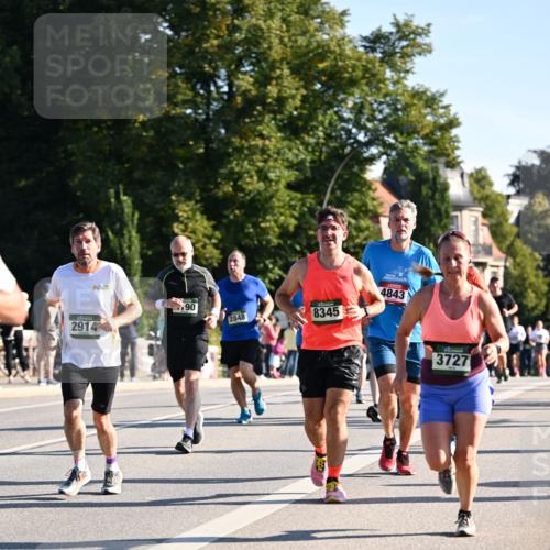 01.09.2024 - BARMER Alsterlauf Dr. Thomas Lammeyer http://msf.ph/oto/6895756 01.09.2024 09:33:27 Laufen 2914, 90, 2848, 8345, 4843, 3727 meine-sportfotos.de
