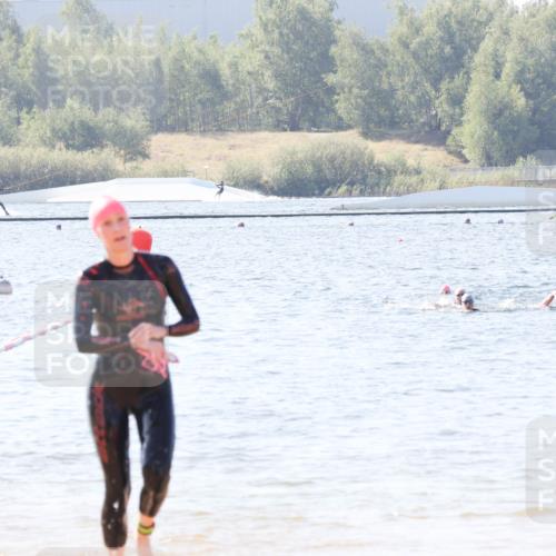 01.09.2024 - 17. Tribühne Triathlon Luisa Fischer http://msf.ph/oto/6895757 01.09.2024 11:17:41 Schwimmen 455, 495 meine-sportfotos.de