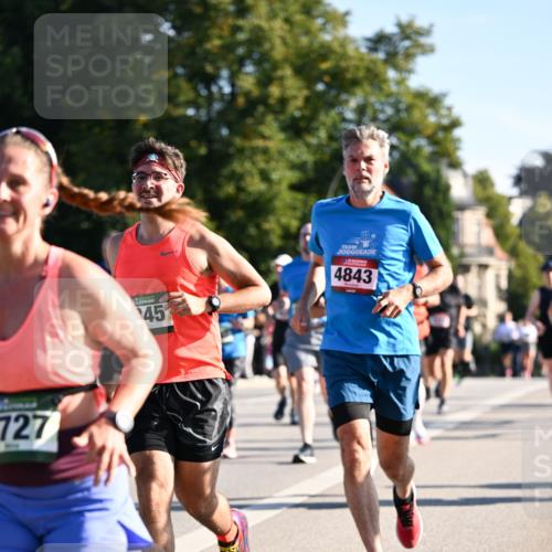 01.09.2024 - BARMER Alsterlauf Dr. Thomas Lammeyer http://msf.ph/oto/6895774 01.09.2024 09:33:28 Laufen 727, 45, 4843 meine-sportfotos.de