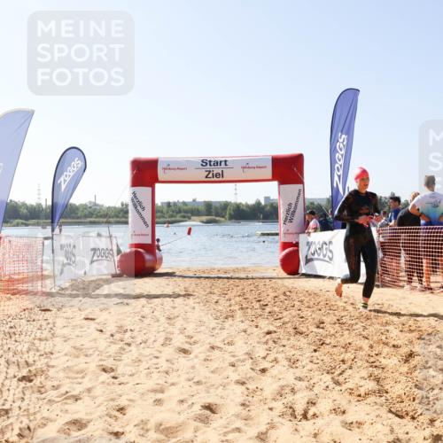 01.09.2024 - 17. Tribühne Triathlon Luisa Fischer http://msf.ph/oto/6895778 01.09.2024 11:17:46 Schwimmen 455 meine-sportfotos.de