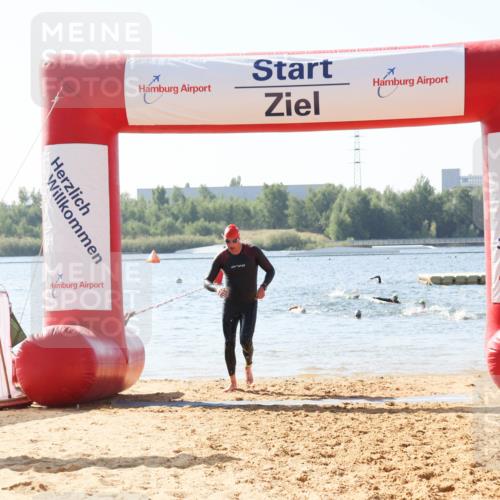 01.09.2024 - 17. Tribühne Triathlon Luisa Fischer http://msf.ph/oto/6895787 01.09.2024 11:18:14 Schwimmen 557 meine-sportfotos.de
