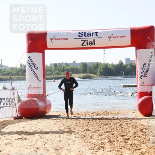 01.09.2024 - 17. Tribühne Triathlon Luisa Fischer http://msf.ph/oto/6895789 01.09.2024 11:18:14 Schwimmen 557 meine-sportfotos.de