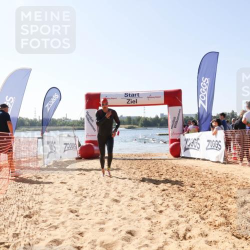01.09.2024 - 17. Tribühne Triathlon Luisa Fischer http://msf.ph/oto/6895803 01.09.2024 11:18:18 Schwimmen 557 meine-sportfotos.de