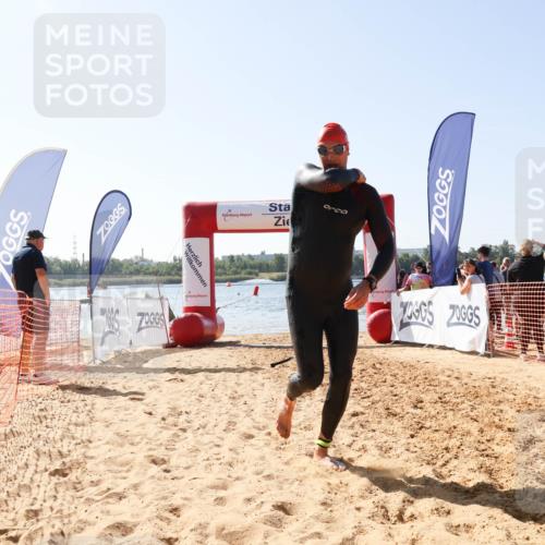 01.09.2024 - 17. Tribühne Triathlon Luisa Fischer http://msf.ph/oto/6895807 01.09.2024 11:18:19 Schwimmen 557 meine-sportfotos.de