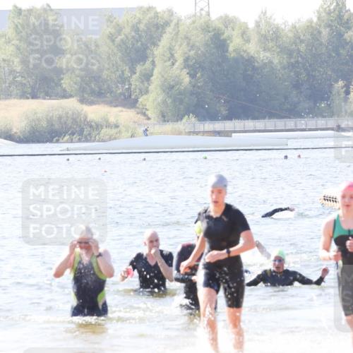 01.09.2024 - 17. Tribühne Triathlon Luisa Fischer http://msf.ph/oto/6895824 01.09.2024 11:18:29 Schwimmen 452, 456, 464 meine-sportfotos.de