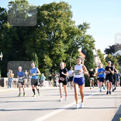 01.09.2024 - BARMER Alsterlauf Dr. Thomas Lammeyer http://msf.ph/oto/6895860 01.09.2024 09:33:38 Laufen 3836, 2869, 438, 5292, 4578, 4888 meine-sportfotos.de