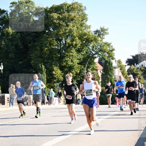 01.09.2024 - BARMER Alsterlauf Dr. Thomas Lammeyer http://msf.ph/oto/6895866 01.09.2024 09:33:38 Laufen 3836, 3834, 2869, 5292, 4578, 48 meine-sportfotos.de