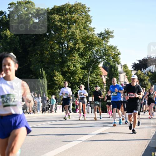01.09.2024 - BARMER Alsterlauf Dr. Thomas Lammeyer http://msf.ph/oto/6895886 01.09.2024 09:33:40 Laufen 4384, 5292, 5126, 4479, 4578, 4888, 4971 meine-sportfotos.de