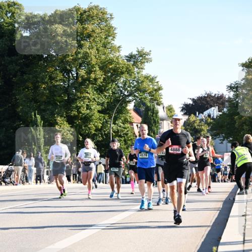 01.09.2024 - BARMER Alsterlauf Dr. Thomas Lammeyer http://msf.ph/oto/6895891 01.09.2024 09:33:40 Laufen 4384, 3803, 4888, 743, 4578, 3126, 4479 meine-sportfotos.de