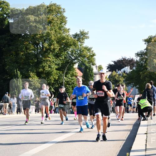 01.09.2024 - BARMER Alsterlauf Dr. Thomas Lammeyer http://msf.ph/oto/6895895 01.09.2024 09:33:41 Laufen 4384, 4888, 3743, 4578, 4971, 5128, 4479 meine-sportfotos.de