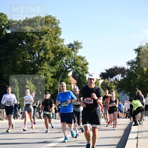 01.09.2024 - BARMER Alsterlauf Dr. Thomas Lammeyer http://msf.ph/oto/6895901 01.09.2024 09:33:41 Laufen 4384, 4479, 4888, 3743, 4578 meine-sportfotos.de