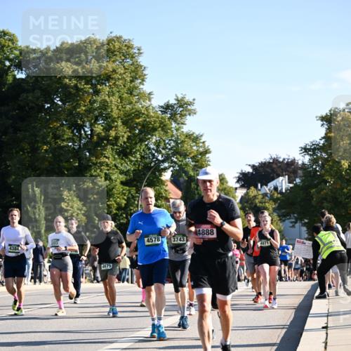 01.09.2024 - BARMER Alsterlauf Dr. Thomas Lammeyer http://msf.ph/oto/6895904 01.09.2024 09:33:41 Laufen 4384, 803, 4479, 4578, 3743, 4888, 4971 meine-sportfotos.de