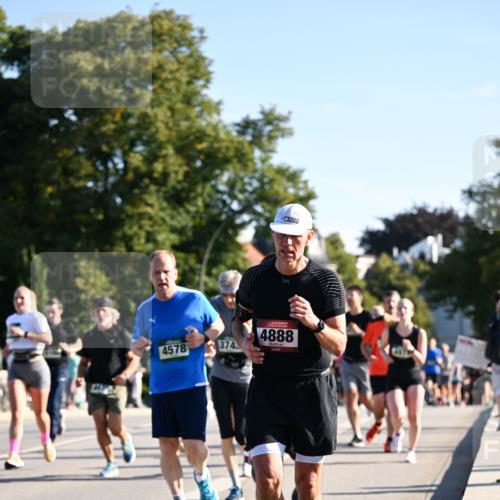 01.09.2024 - BARMER Alsterlauf Dr. Thomas Lammeyer http://msf.ph/oto/6895908 01.09.2024 09:33:42 Laufen 4578, 374, 4888 meine-sportfotos.de