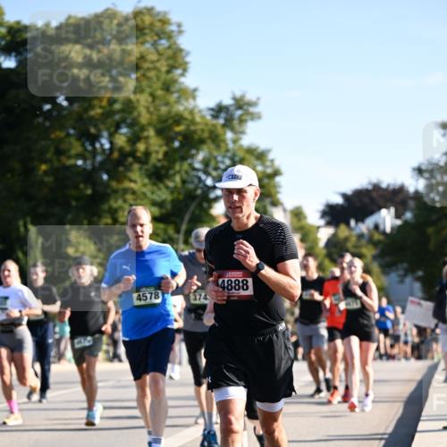 01.09.2024 - BARMER Alsterlauf Dr. Thomas Lammeyer http://msf.ph/oto/6895910 01.09.2024 09:33:42 Laufen 4888, 4578, 374 meine-sportfotos.de