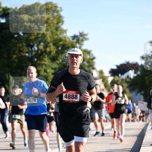 01.09.2024 - BARMER Alsterlauf Dr. Thomas Lammeyer http://msf.ph/oto/6895911 01.09.2024 09:33:43 Laufen 4578, 1035, 4888 meine-sportfotos.de