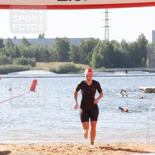 01.09.2024 - 17. Tribühne Triathlon Luisa Fischer http://msf.ph/oto/6895927 01.09.2024 11:19:00 Schwimmen 457, 481 meine-sportfotos.de
