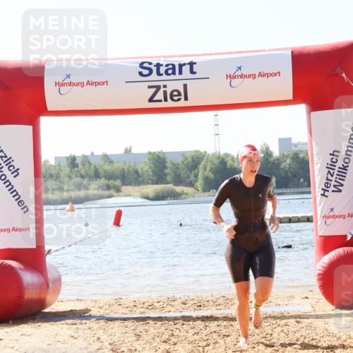 01.09.2024 - 17. Tribühne Triathlon Luisa Fischer http://msf.ph/oto/6895937 01.09.2024 11:19:02 Schwimmen 457, 481 meine-sportfotos.de