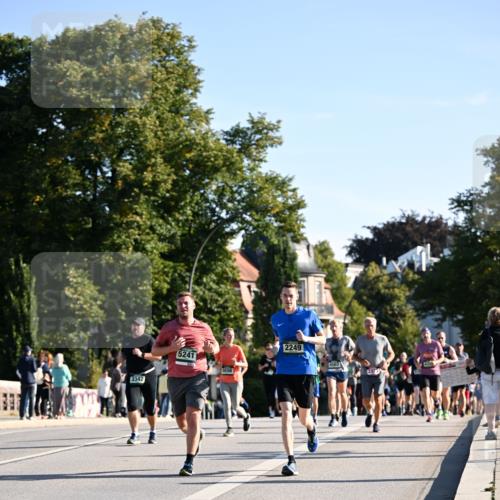 01.09.2024 - BARMER Alsterlauf Dr. Thomas Lammeyer http://msf.ph/oto/6895989 01.09.2024 09:33:51 Laufen 3342, 5241, 4656, 2249, 4563, 232 meine-sportfotos.de