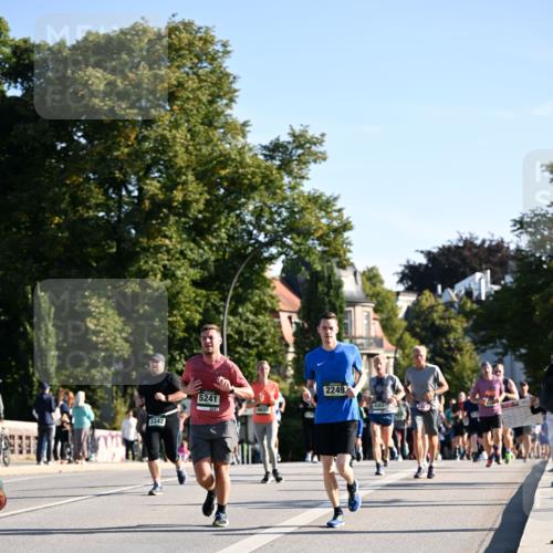 01.09.2024 - BARMER Alsterlauf Dr. Thomas Lammeyer http://msf.ph/oto/6895992 01.09.2024 09:33:51 Laufen 3342, 5241, 5241, 4656, 2249, 45637 meine-sportfotos.de
