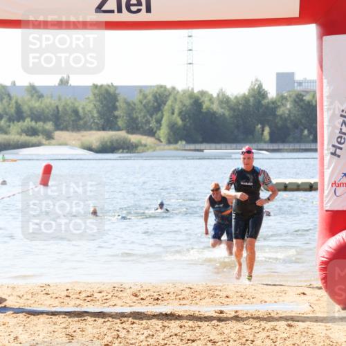 01.09.2024 - 17. Tribühne Triathlon Luisa Fischer http://msf.ph/oto/6896000 01.09.2024 11:19:39 Schwimmen 491, 539 meine-sportfotos.de