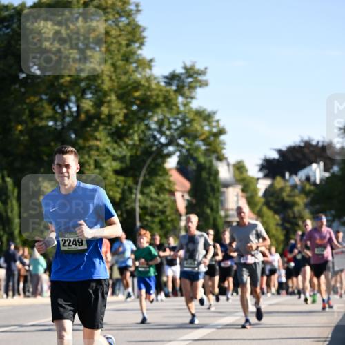 01.09.2024 - BARMER Alsterlauf Dr. Thomas Lammeyer http://msf.ph/oto/6896012 01.09.2024 09:33:53 Laufen 2249 meine-sportfotos.de