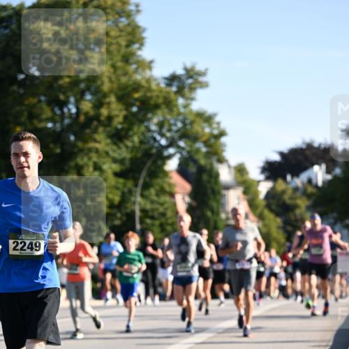 01.09.2024 - BARMER Alsterlauf Dr. Thomas Lammeyer http://msf.ph/oto/6896017 01.09.2024 09:33:54 Laufen 135, 2249 meine-sportfotos.de