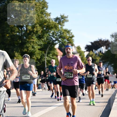 01.09.2024 - BARMER Alsterlauf Dr. Thomas Lammeyer http://msf.ph/oto/6896055 01.09.2024 09:33:58 Laufen 3894, 1046, 4394, 4693 meine-sportfotos.de