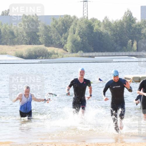 01.09.2024 - 17. Tribühne Triathlon Luisa Fischer http://msf.ph/oto/6896061 01.09.2024 11:19:58 Schwimmen 500, 519, 555, 559, 561 meine-sportfotos.de