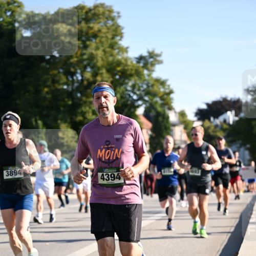01.09.2024 - BARMER Alsterlauf Dr. Thomas Lammeyer http://msf.ph/oto/6896063 01.09.2024 09:33:59 Laufen 3894, 35, 4394 meine-sportfotos.de