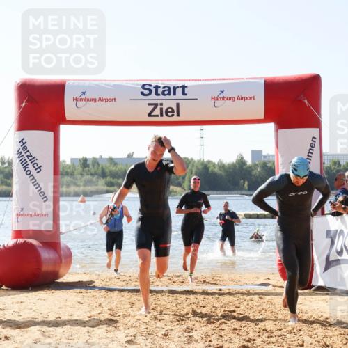01.09.2024 - 17. Tribühne Triathlon Luisa Fischer http://msf.ph/oto/6896077 01.09.2024 11:20:04 Schwimmen 490, 519, 555, 559, 561 meine-sportfotos.de