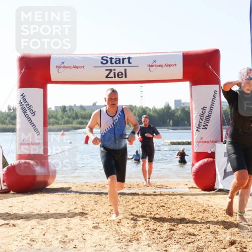 01.09.2024 - 17. Tribühne Triathlon Luisa Fischer http://msf.ph/oto/6896095 01.09.2024 11:20:07 Schwimmen 490, 519, 555, 559, 561 meine-sportfotos.de