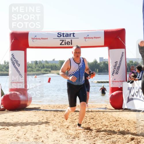 01.09.2024 - 17. Tribühne Triathlon Luisa Fischer http://msf.ph/oto/6896097 01.09.2024 11:20:08 Schwimmen 490, 519, 555, 559, 561 meine-sportfotos.de