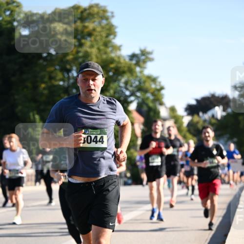 01.09.2024 - BARMER Alsterlauf Dr. Thomas Lammeyer http://msf.ph/oto/6896104 01.09.2024 09:34:04 Laufen 35, 3044 meine-sportfotos.de