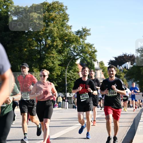 01.09.2024 - BARMER Alsterlauf Dr. Thomas Lammeyer http://msf.ph/oto/6896113 01.09.2024 09:34:04 Laufen 8263, 8263, 3972, 3984 meine-sportfotos.de