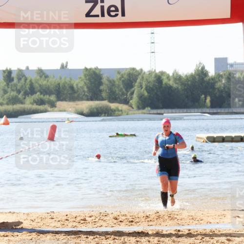 01.09.2024 - 17. Tribühne Triathlon Luisa Fischer http://msf.ph/oto/6896162 01.09.2024 11:20:39 Schwimmen 461 meine-sportfotos.de