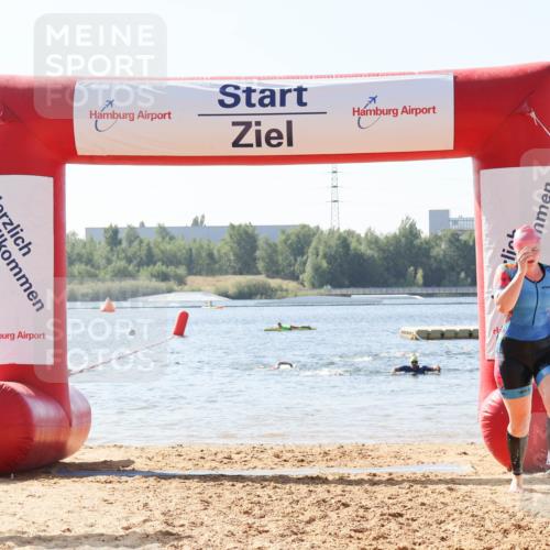 01.09.2024 - 17. Tribühne Triathlon Luisa Fischer http://msf.ph/oto/6896171 01.09.2024 11:20:43 Schwimmen 461 meine-sportfotos.de