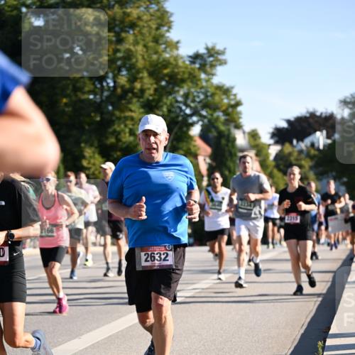 01.09.2024 - BARMER Alsterlauf Dr. Thomas Lammeyer http://msf.ph/oto/6896189 01.09.2024 09:34:13 Laufen 2166, 2632, 2315 meine-sportfotos.de