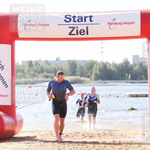 01.09.2024 - 17. Tribühne Triathlon Luisa Fischer http://msf.ph/oto/6896190 01.09.2024 11:21:01 Schwimmen 479, 487, 560 meine-sportfotos.de