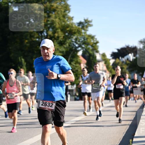 01.09.2024 - BARMER Alsterlauf Dr. Thomas Lammeyer http://msf.ph/oto/6896192 01.09.2024 09:34:13 Laufen 2632, 3334 meine-sportfotos.de