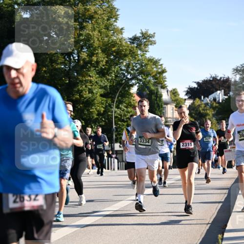 01.09.2024 - BARMER Alsterlauf Dr. Thomas Lammeyer http://msf.ph/oto/6896197 01.09.2024 09:34:14 Laufen 2632, 4, 3334, 2315, 3334, 2678, 36 meine-sportfotos.de