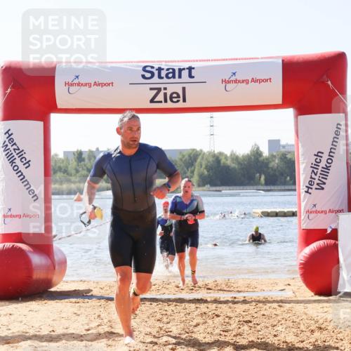 01.09.2024 - 17. Tribühne Triathlon Luisa Fischer http://msf.ph/oto/6896203 01.09.2024 11:21:03 Schwimmen 479, 487, 560 meine-sportfotos.de