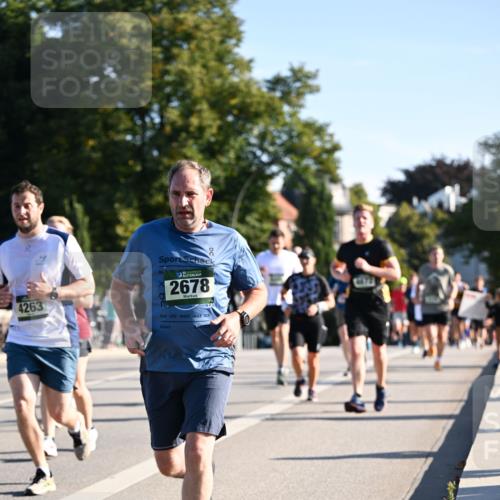 01.09.2024 - BARMER Alsterlauf Dr. Thomas Lammeyer http://msf.ph/oto/6896241 01.09.2024 09:34:18 Laufen 4263, 2678 meine-sportfotos.de